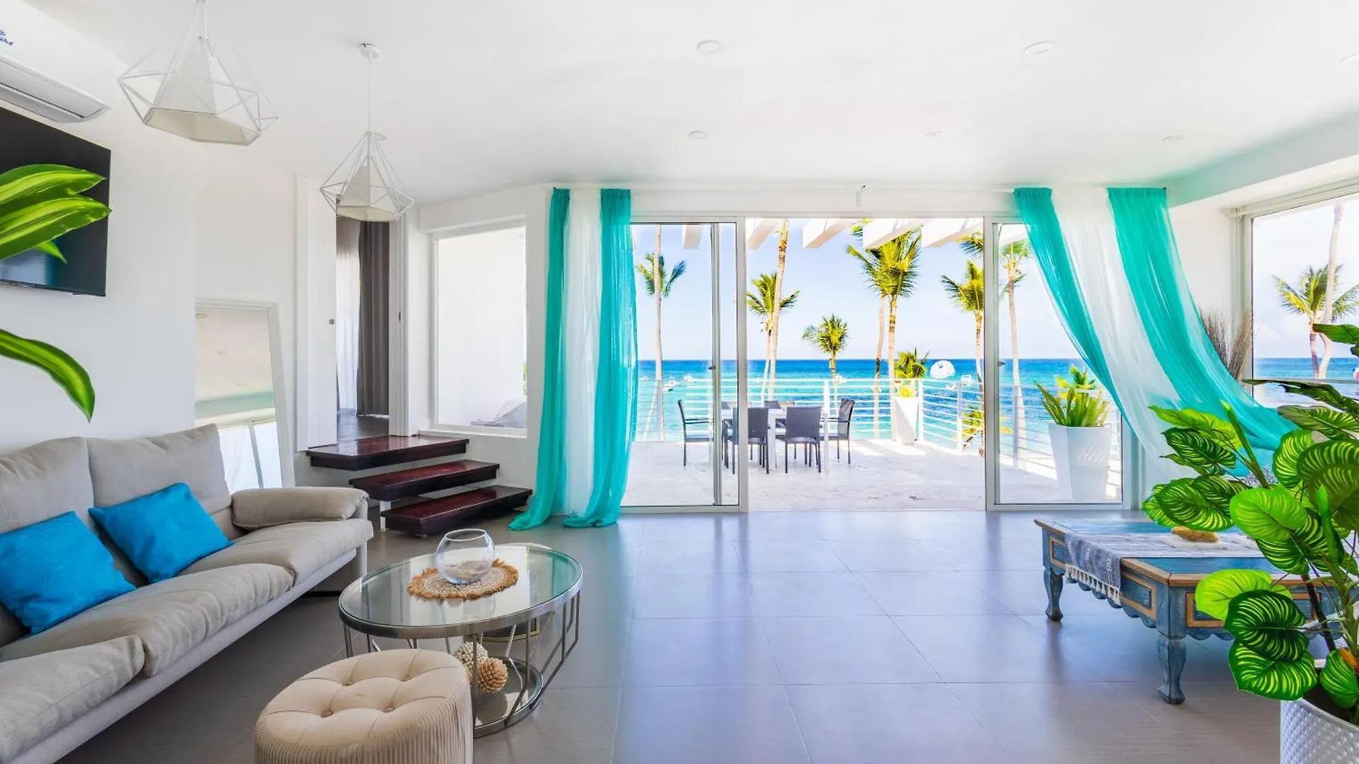 Dream Punta Cana Beachfront Apartment - 4-Bedroom Penthouse With Rooftop Bbq & Ocean Views 0*,  도미니카 공화국